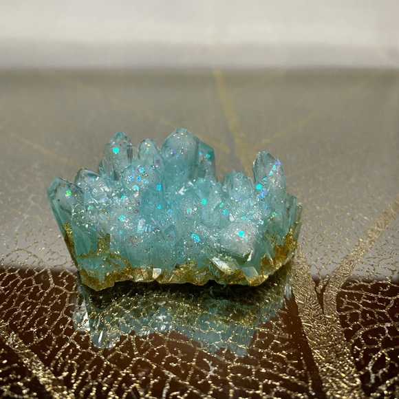 House decoration ~ Frozen light blue crystal cluster with gold flakes 💙🤍 - Picture 13 of 15